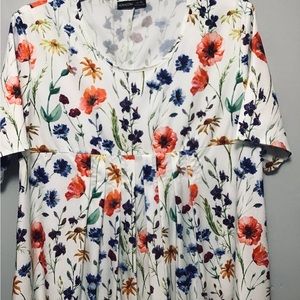 Noracora beutiful floral dress size XL in almost new condition.